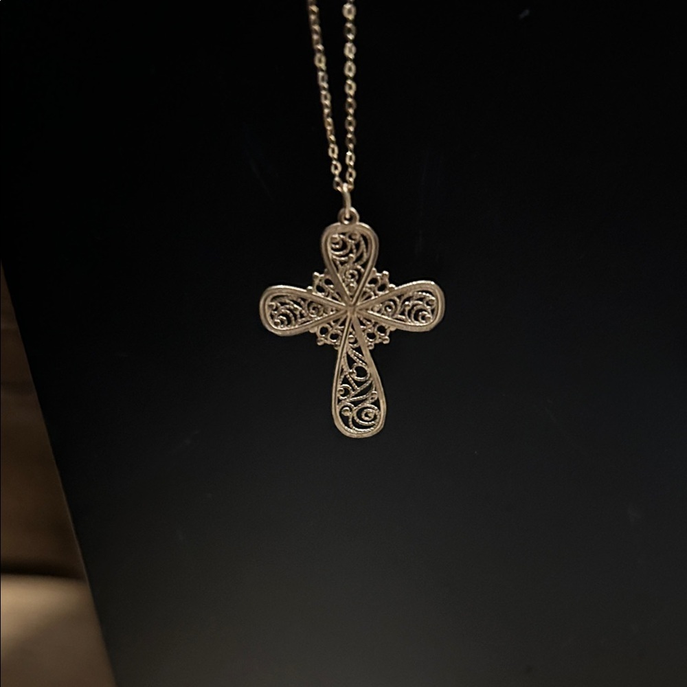 Elegant Gold Filigree Cross Necklace